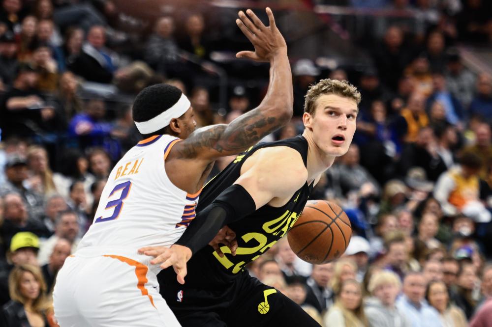 首的巴萨来 首的巴萨来